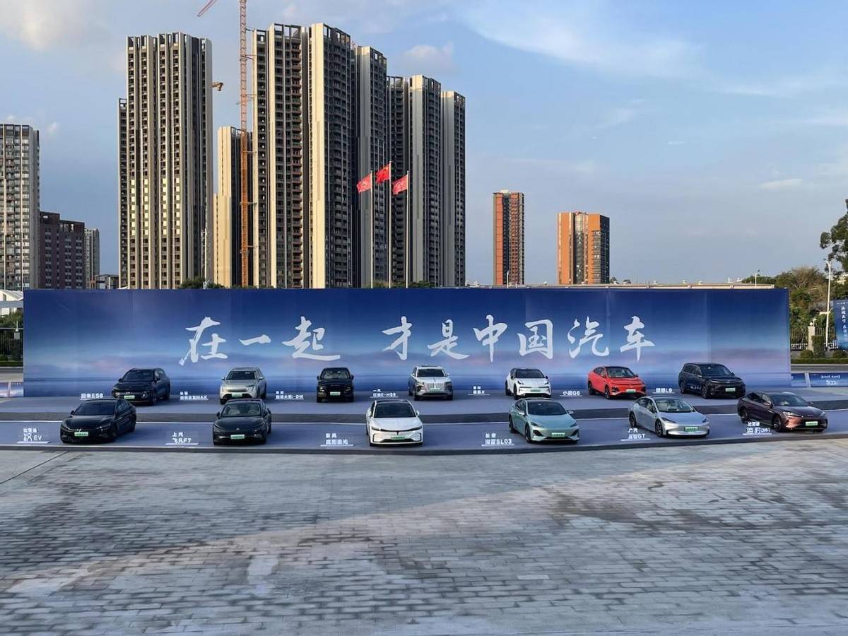 見證歷史!買燃油車的人成少數派,新能源“反擊戰”初步成功