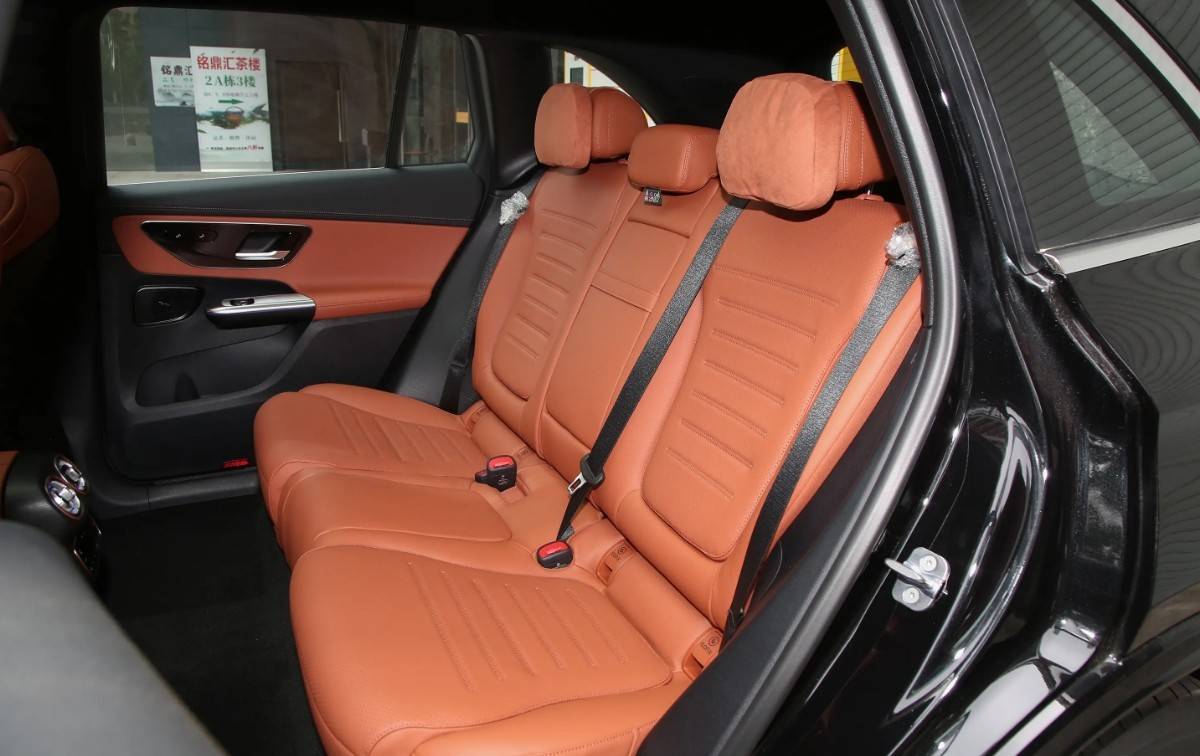 奔馳GLC4月銷量“腿斬”!奔馳在華最走量的SUV開始走下坡路了?