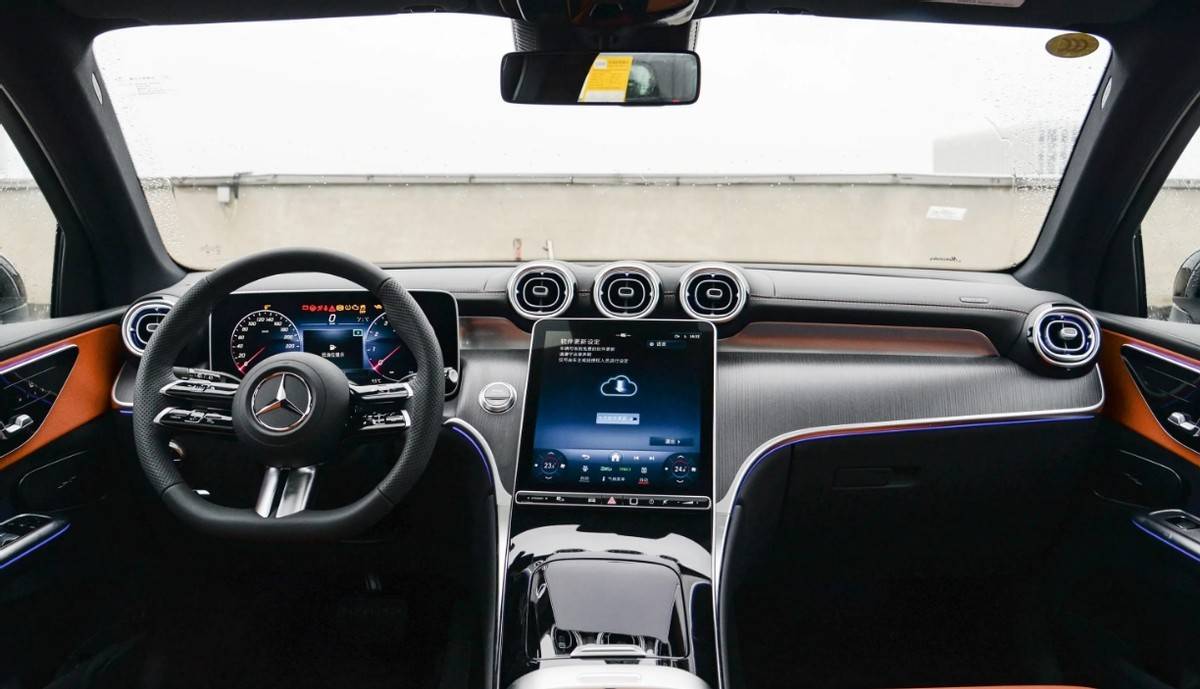 奔馳GLC4月銷量“腿斬”!奔馳在華最走量的SUV開始走下坡路了?