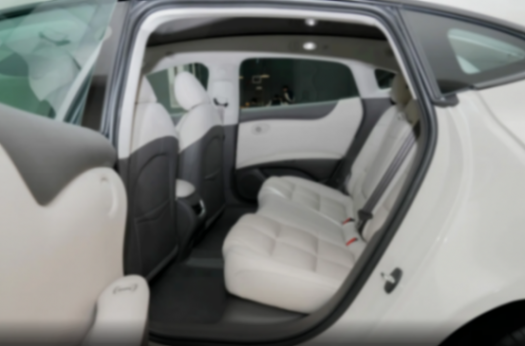 25萬預(yù)算內(nèi)買純電轎車,智己L6對(duì)比Model 3,家用該如何選