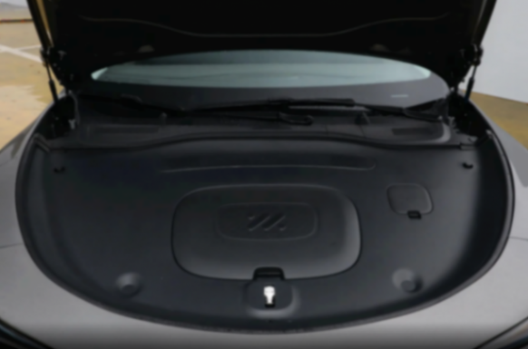 25萬預(yù)算內(nèi)買純電轎車,智己L6對(duì)比Model 3,家用該如何選