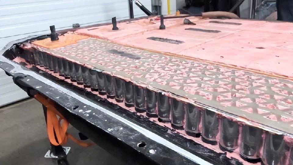 Model Y改款之后,局域800V高壓上車,降價更難了?