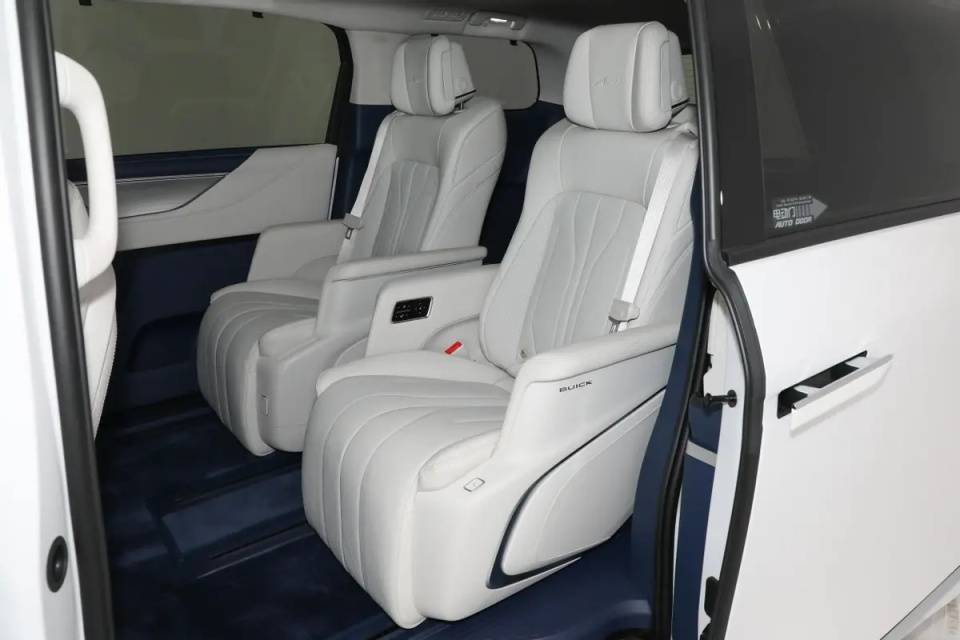 GL8迎來PHEV版,配置實力能和新嵐圖夢想家PK嗎? 圖片