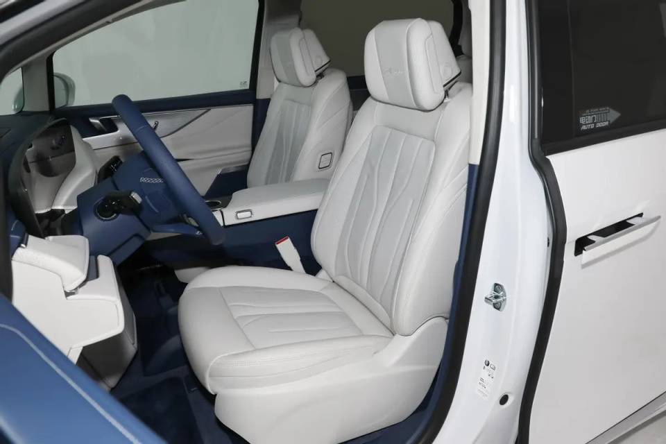 GL8迎來PHEV版,配置實力能和新嵐圖夢想家PK嗎? 圖片