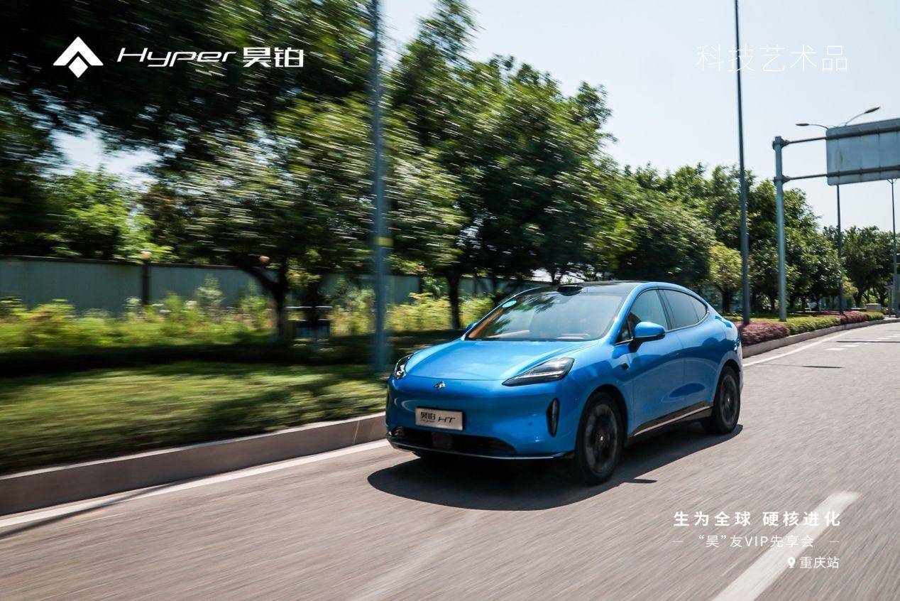 接連體驗(yàn)了兩個(gè)新勢(shì)力品牌的城市無圖智駕后,我得出了這個(gè)結(jié)論