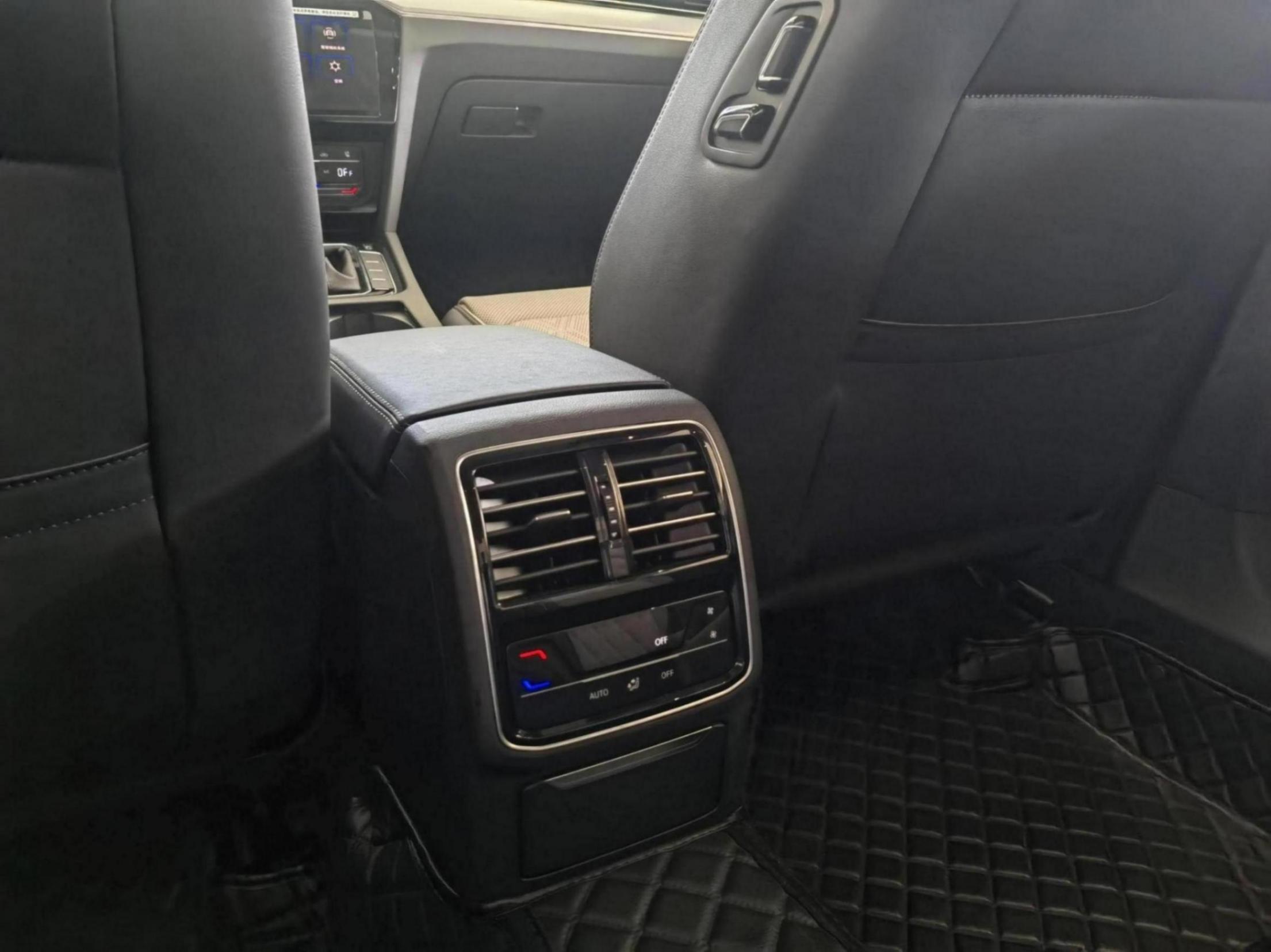 探店實拍:邁騰綜合優惠達5萬,新款6月上市,怎么選不虧?