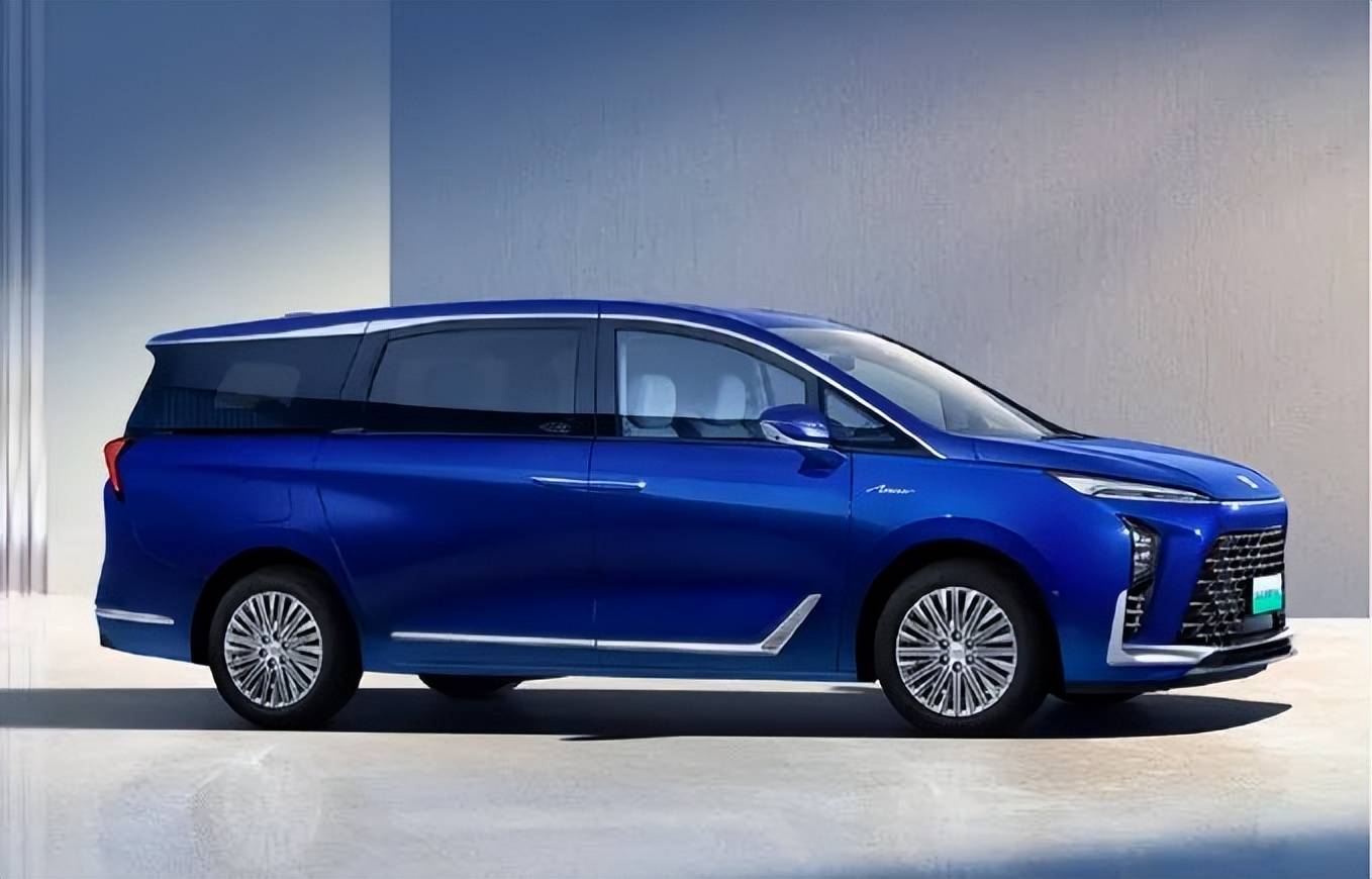 全新GL8陸尊PHEV入局,MPV王者帶電,實力寵粉權益多