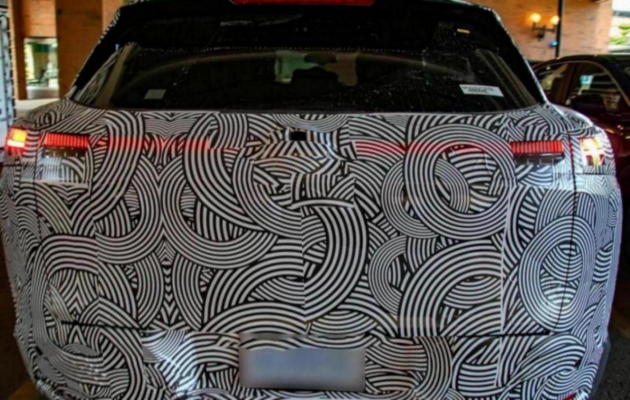 日產新一代樓蘭諜照曝光 采用全新家族式前臉設計