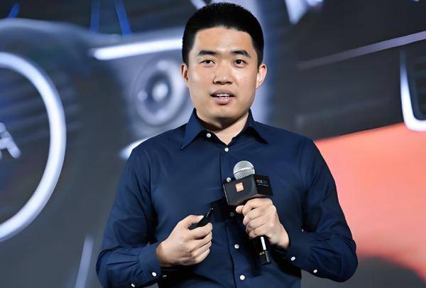 當理想撞上現實,股價銷量雙暴跌!李想力斬純電車型