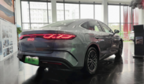 秦L DM-i:天籟雅閣帕薩特,思域雷凌卡羅拉,退退退!