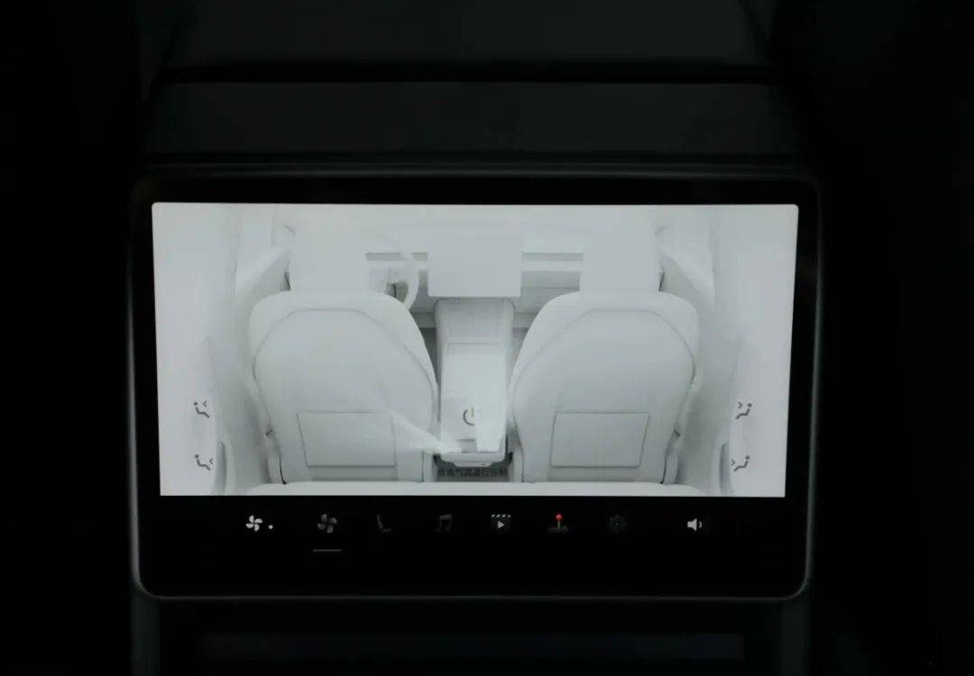 特斯拉新款Model 3高性能版車型售33.59萬元