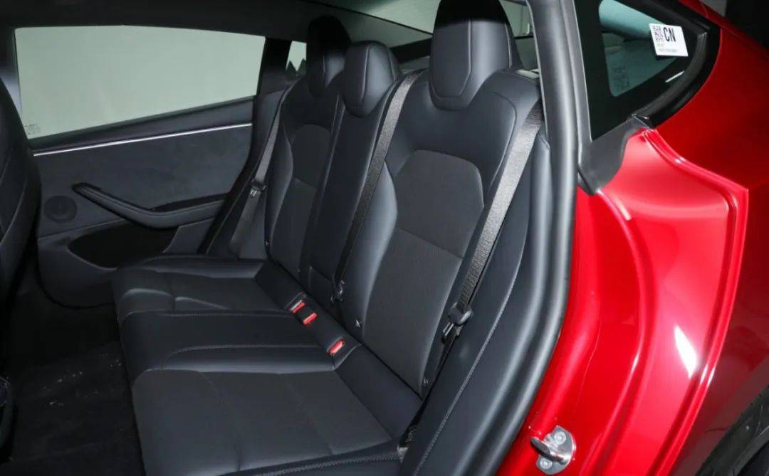特斯拉新款Model 3高性能版車型售33.59萬元