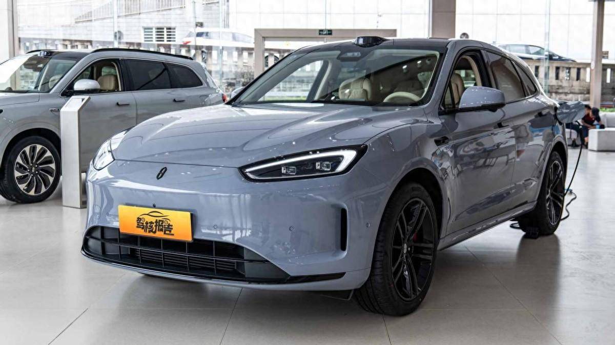 全新問界M5與特斯拉Model Y,誰將引領電動SUV新潮流?