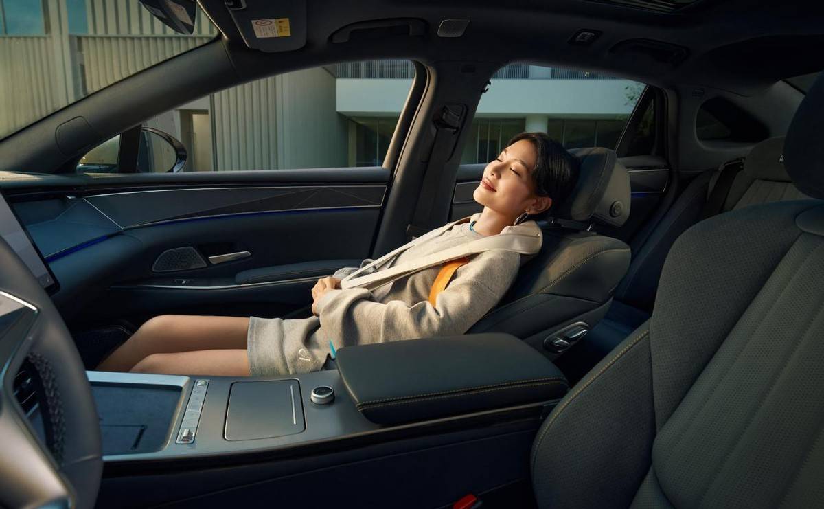 年輕人的第一臺旗艦轎車!漢L置換補貼后19.48萬元起