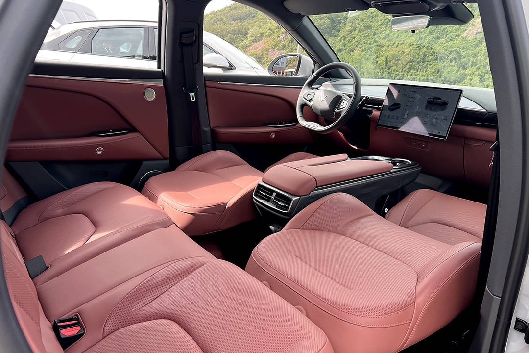 12萬級唯一支持城市NOA!極狐阿爾法T5增程版深圳試駕