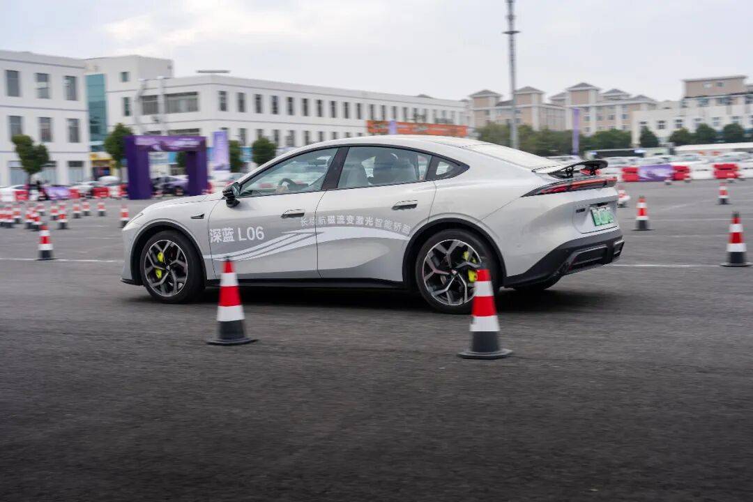 深藍L06為何被稱為“公路磁懸浮”?