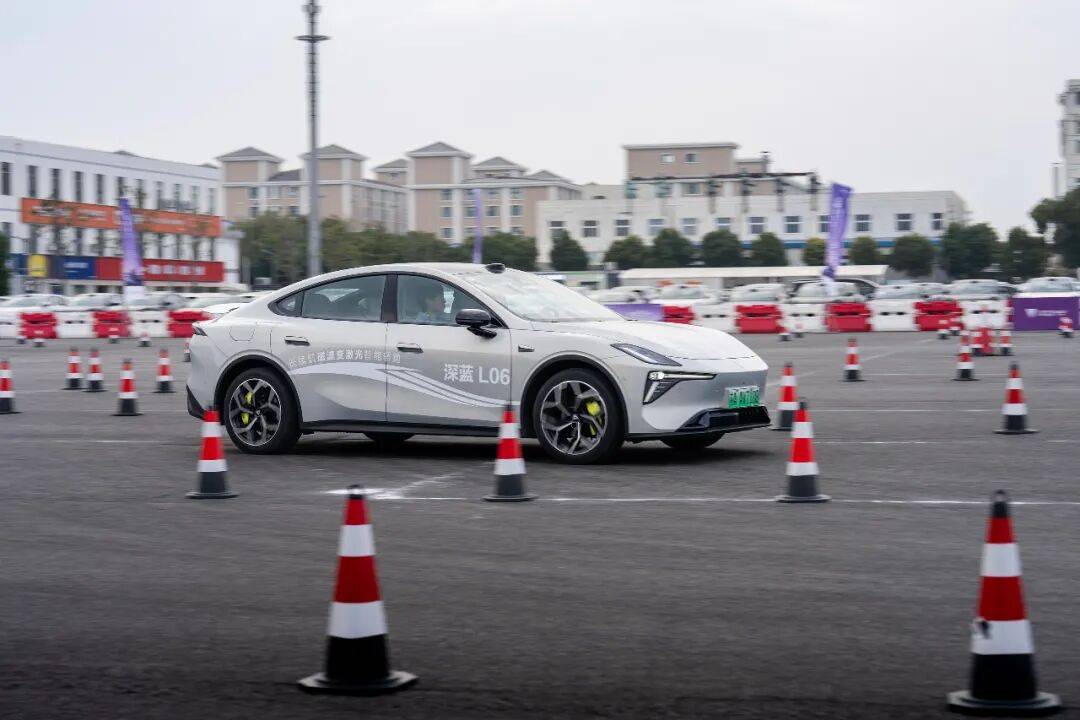 深藍L06為何被稱為“公路磁懸浮”?