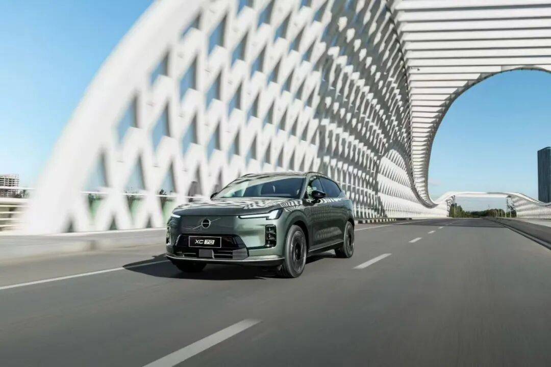70天,10000 臺!沃爾沃 XC70 如何跑出“豪華混動第一車”的加速