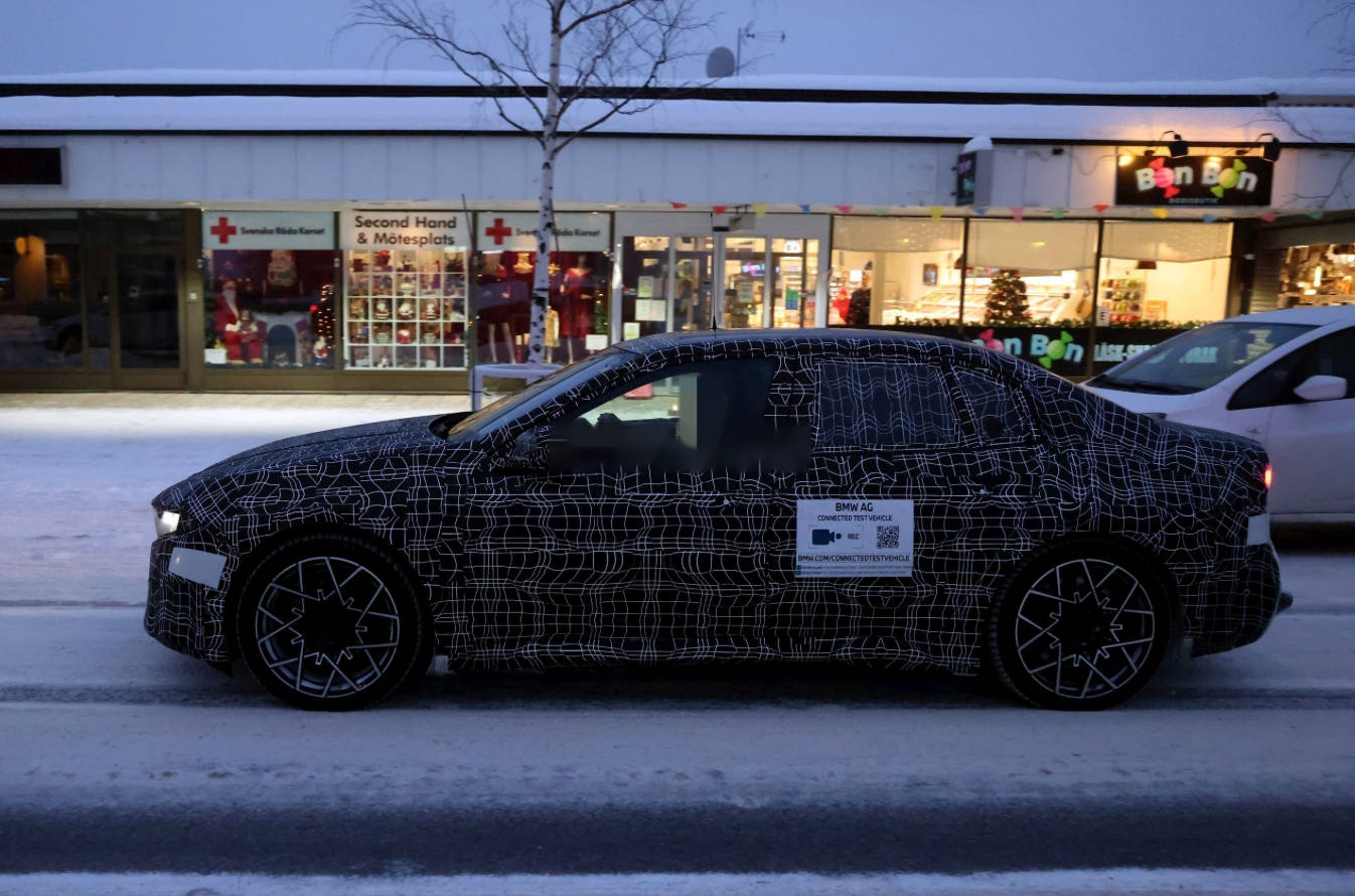 車頭線條清晰可見 新一代寶馬i3低溫測試諜照曝光